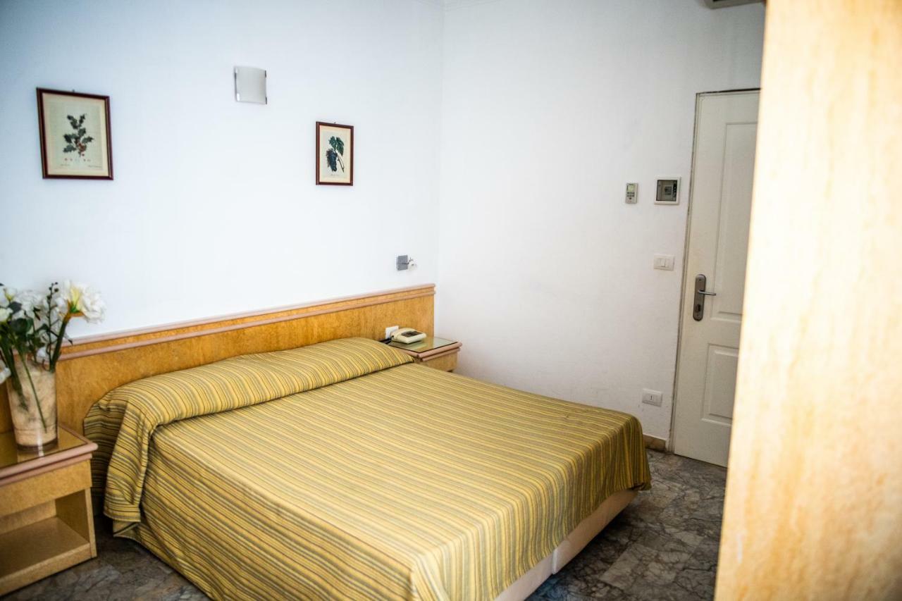 Hotel West End Alassio Eksteriør bilde