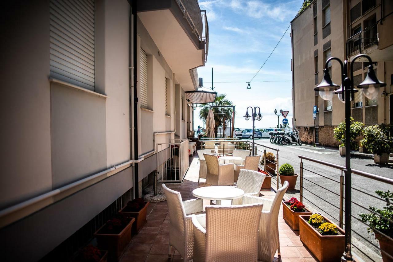 Hotel West End Alassio Eksteriør bilde
